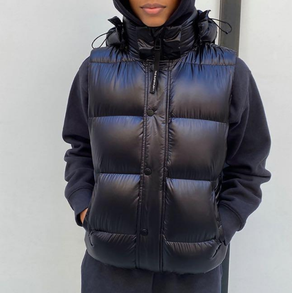 TNA/Aritzia Super Puff Liquid Black Vest